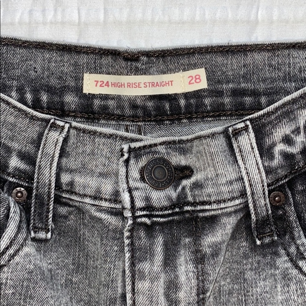 Levi straight cropped jeans